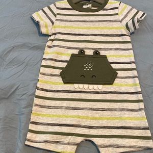Alligator onsie and tshirt set